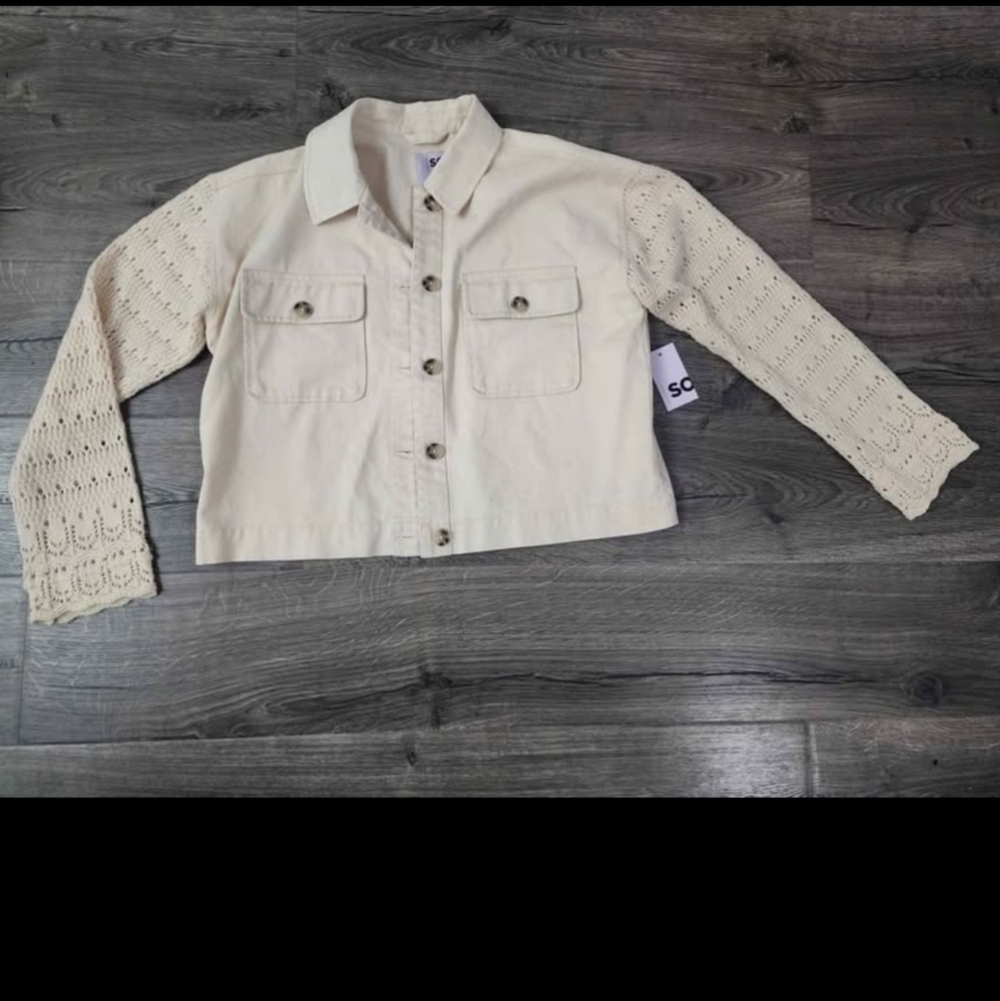 Women's juniors crochet button front jacket size L NWT